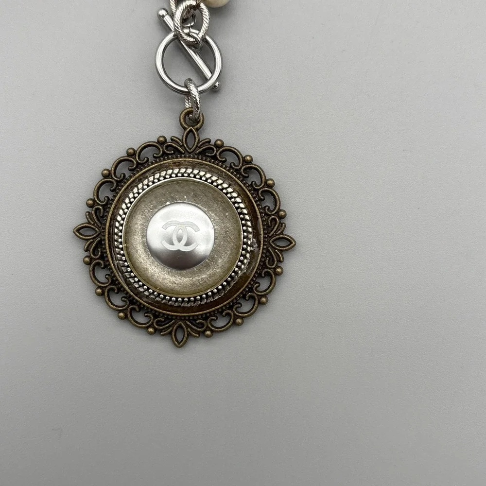 Vintage Faux Pearl Ornate‎ Statement Necklace Medallion Y2K Ornate Silver tone